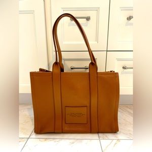 Marc Jacobs Women The Tote leather laptop/work bag